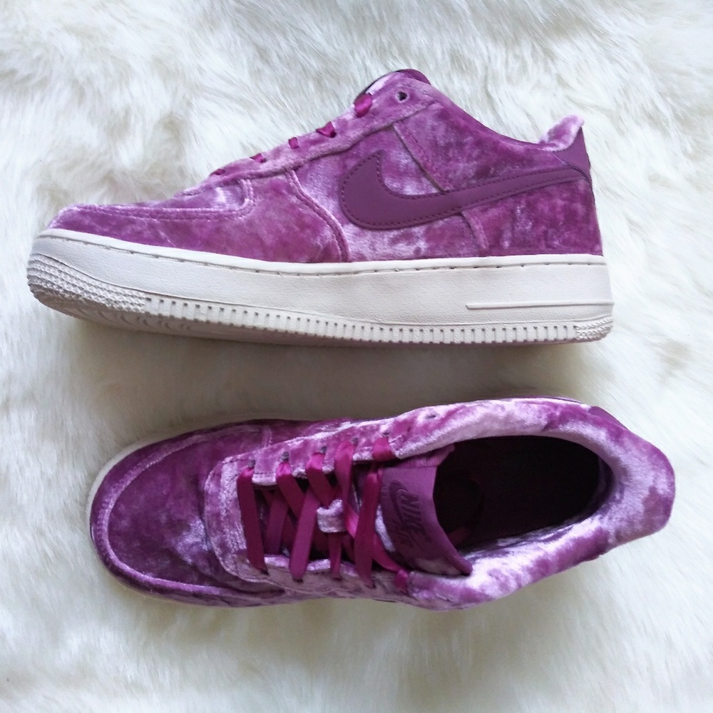 New Nike Velvet Air Force 1 LV8  Sneakers - Picture 3 of 8